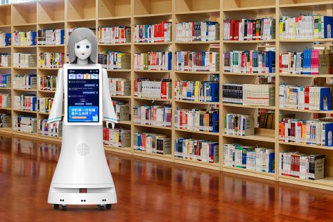 上海迎宾机器人正式亮相，为游客提供全新智慧导览体验