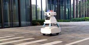 科技园区全天候的守护者：APV-SD安保巡逻机器人