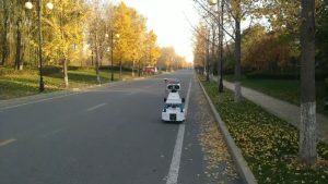 智能安保巡逻机器人助力景区安全 提升市民体验