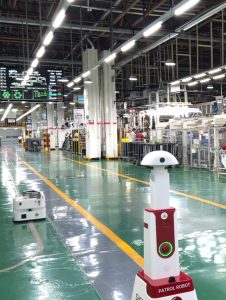 同场景协作新体验案例——mk体育巡检机器人与AGV携手提升智能园区运行效率