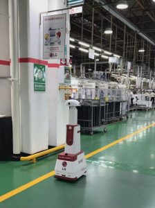 “mk体育”巡检机器人亮相工业现场 智慧守护设备安全运行