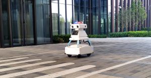 科技园区全天候的守护者：APV-SD安保巡逻机器人
