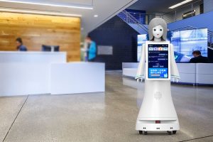 装饰公司的迎宾机器人定制需要具备什么功能？